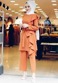 Pin By Cross Plunkett On Hijab In 2020 Muslimah Fashion Outfits Muslim Fashion Outfits Muslim Fashion Dress