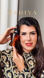 Nada fala mais sobre um perfume do que a sensação que ele desperta. Para Sara  Oka, descendente árabe, Hadiya traz memórias e presença!✨ Venha até a loja  e confira o poder da