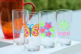 How To Paint On Plastic Tumblers Ehow Painting Plastic Acrylic Paint On Plastic Plastic Tumblers