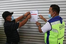 Giant ble grunnlagt i 1944 som en liten dagligvarebutikk i kuala lumpur og utvidet med åpningen av teng minimarket center i bangsar i 1974. Giant Hypermarket In Selangor Ordered To Close For 8 Days