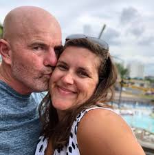 What is the experience with Bullseye Deluxe grill regarding flare ups,  grease fires, and rusting?