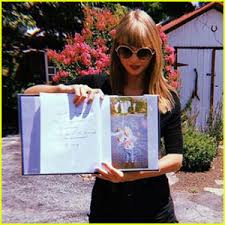 Inspired by taylor swift's new album, lover! Taylor Swift Hangs With Haim In Her Childhood Bedroom Ashley Avignone Este Haim Haim Kennedy Raye Martha Hunt Taylor Swift Just Jared