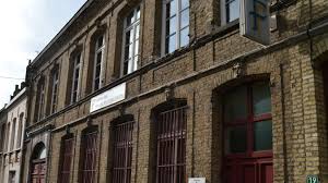 Un emplacement idéal pour profiter de la vie parisienne et chacune des 38 chambres de l'hôtel pas de calais est unique et reflète une émotion particulière. Vers La Fermeture Du Centre Des Finances De Bergues