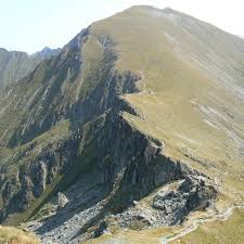 Varful moldoveanu este cel mai inalt punct din romania si este situat in muntii fagaras. NucÈ™oara ArgeÈ™ Romania La O Ora De Varful Moldoveanu Foto District One Stories Facebook