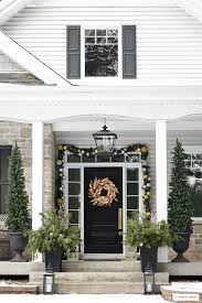 5 magnolia leaf garland metallic gold 82728gd craftoutlet. Elegant Christmas Porch Decorating Citrineliving