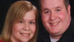 Connie Petrocelli to wed Tom Beatty in May