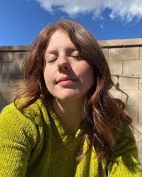 Amber Cluff's Instagram, Twitter & Facebook