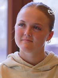 Elizabeth Trapp's Instagram, Twitter & Facebook