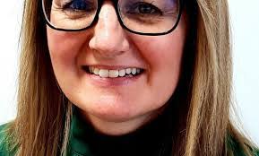 Lara Dempsey's Instagram, Twitter & Facebook