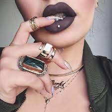 ɛʂɬཞɛɩɩa Lip Piercing Vertical Labret Piercing Ashley Piercing