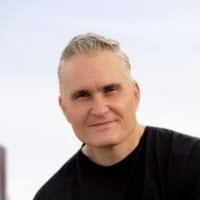 3600+ "Leiter" profiles