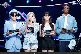 Yeji joined sbs' reality compet. Itzy Mcountdown Global Crew Update Itzy Girl Group Lee Daehwi