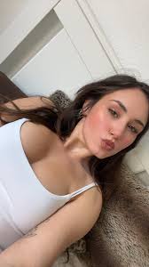 Stacy has sent you a photo: "I hope you like it 😉" Like to open