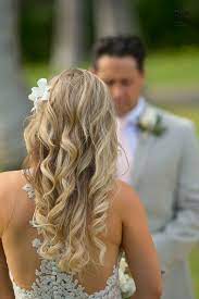 Gorgeous Wedding Hair At A Wedding In Maui Hawaii Weddinghair Weddings Hair Maui Wedding Hair Hawaiian Style Wedding Wedding Photography Styles
