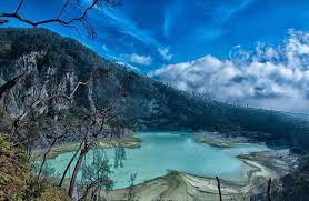 Semuanya sudah jelas kok, namun jika merasa tersesat tanya saja penduduk sekitar ya. Keindahan Tempat Wisata Kawah Putih Ciwidey Bandung Dyah Ayu Alvinda