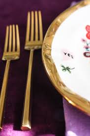 The basic table setting is great for daytime brunches, casual dinner parties, or for fancy dinners at home. 3 Ideas For Your Valentine S Tablescapes Jest Cafe