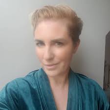 When your 9-year old does your make up after watching a @jamescharles  YouTube tutorial...made me feel good today 💖 #daughterslove #daughters  #makeuptutorial