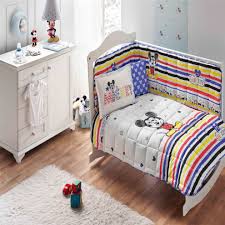 Taç tek kişilik uyku setlerinde fiyatları ile en fazla dikkat çeken ürünler, çocuklara yönelik üretilen lisanslı setler oluyor. Tac Disney Mickey Skecth Baby Tek Kisilik Uyku Seti 22778 Tac