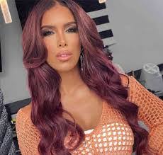 Ashley Snell's Instagram, Twitter & Facebook