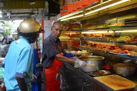 The line, clearly long, indicates the popularity of the place. 3 Famous Nasi Kandar Outlets In Penang Were Ordered To Close Because Of Uncleanliness