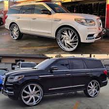 Which Setup Fits The Navi On 30 S Better Top Or Bottom Both Done By Ballerzincwheelz Lincolnnavigator 30s Navigator Bo Suv Trucks Luxury Suv Luxury Cars
