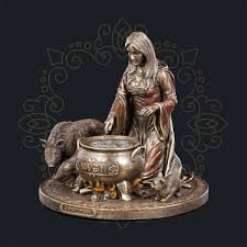 Ceridwen Figur Keltische Gottheit Der Fruchtbarkeit Keltische Mythologie Keltisch Keltische Gotter