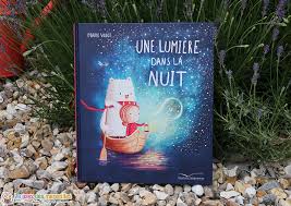 Il ne pleut pas je creuserai la terre jusqu`apr;s ma mort pour couvrir ton corps d`or et de lumi;re je ferai un domaine o; Une Lumiere Dans La Nuit Un Album Poetique Et Tendre