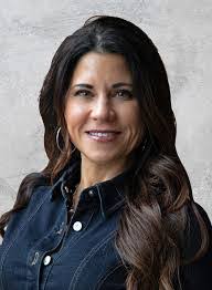 Andrea Barnes's Instagram, Twitter & Facebook