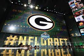 Packers select oregon c jake hanson, indiana g simon stepaniak in sixth round, nos. Packers Three Bold Predictions For 2021 Nfl Draft