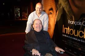 Philippe pozzo di borgo spent his childhood in paris, london, amsterdam, trinidad, morocco, algeria and corsica. Ziemlich Beste Freunde Wir Waren Beide Nicht Normal Das Verbindet Panorama Stuttgarter Zeitung