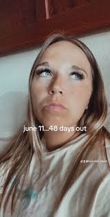 Alexis Bearden's Instagram, Twitter & Facebook