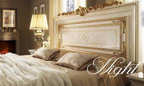 Dann geht er ins schlafzimmer und holt den roman der tag der eule von leonardo sciascia, den er fast auswendig kennt, kehrt zurück ins wohnzimmer, schlägt das buch an einer beliebigen stelle auf und wird zu capitano bellodi. (textzitat) der tintenfischer wolfgang schorlau / claudio caiolo kiepenheuer & witsch verlag Schlafzimmer Leonardo Beige Arredoclassic Online Kaufen Spels Mobel