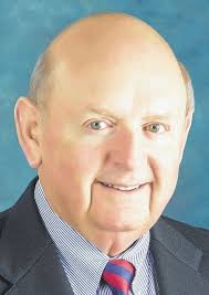 Mike Melvin receives Urbana Alumni award