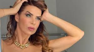Veronica Maya insultata sui social per colpa del botox