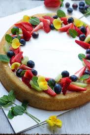 Torta Morbida Con Frutta Fresca E Crema Allo Yogurt Idee Alimentari Ricette Di Cucina Cibi E Bevande