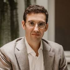 Casey Dwyer's Instagram, Twitter & Facebook