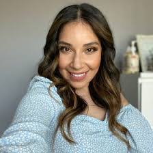 Sheila Contreras's Instagram, Twitter & Facebook