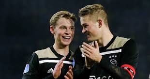 Add the latest transfer rumour here. Sport De Jong Kauft Ein Haus In Barcelona Und Wartet Darauf Dass De Ligt Zu Ihm Kommt Tribuna Com