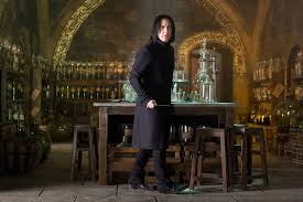 Entró en el colegio en 1971, siendo seleccionado para la casa de slytherin. The Light And Shade Of Severus Snape Wizarding World
