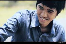 Lirik Dan Chord Lagu Melompat Lebih Tinggi Dari Sheila On 7 Halaman All Kompas Com