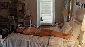 Naked Raffey Cassidy in The Killing of a Sacred Deer < ANCENSORED