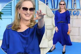 1 авг 20171 743 просмотра. Meryl Streep Confirms Appearance In Mamma Mia 2 As She Stuns Fans At Star Studded Premiere Mirror Online
