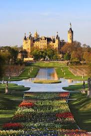 Schwerin Mecklenburg Vorpommern Germany Beautiful Castles Germany Castles Beautiful Places