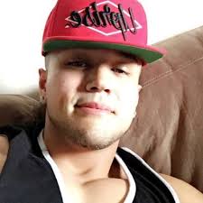 Eric Matz (@eaZzY_E_85)