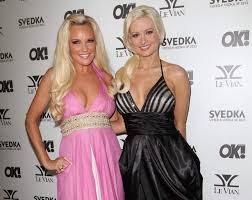 Holly madison and zak bagans are still on good terms. Dlisted Be Very Afraid Page 1
