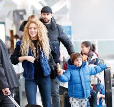 The second born son of spanish soccer player gerard piqué and colombian singer and songwriter shakira. Shakira Pokazala Synow Jak Wygladaja Milan I Sasha Elle Pl