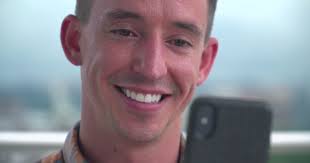 När den retuscherade selfien blir beställningslista hos plastikkirurgen