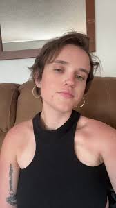 i love how it turned my clarinet tattoo into moss 😌