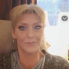 Who can remove gel nails in Annapolis Valley?