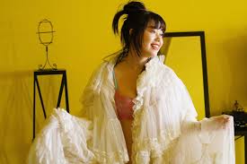 衝撃ヌードの問題作、元AKB48研究生・冨手麻妙「作品のためなら脱ぐ」共演者も初の本格ヌード - モデルプレス